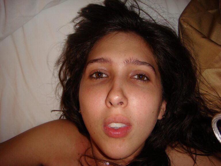 Ma double vie secrète : l’orgasme lesbien interdit par chat avec mon amante