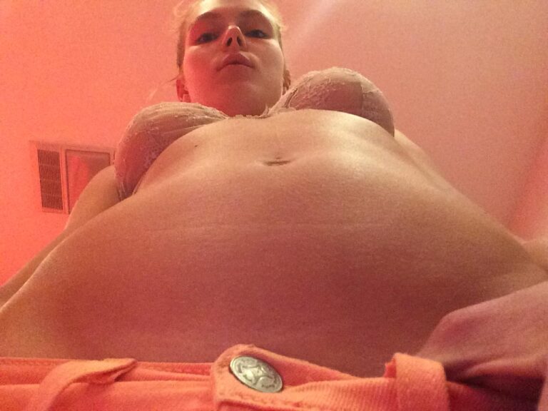 Ma double vie secrète : la femme de ménage qui baise son boss en cachette