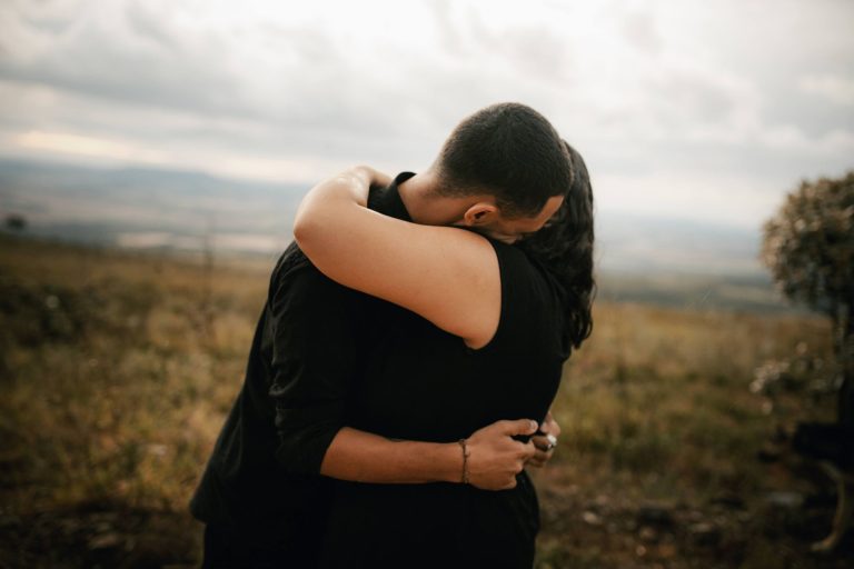 Couple enlacé