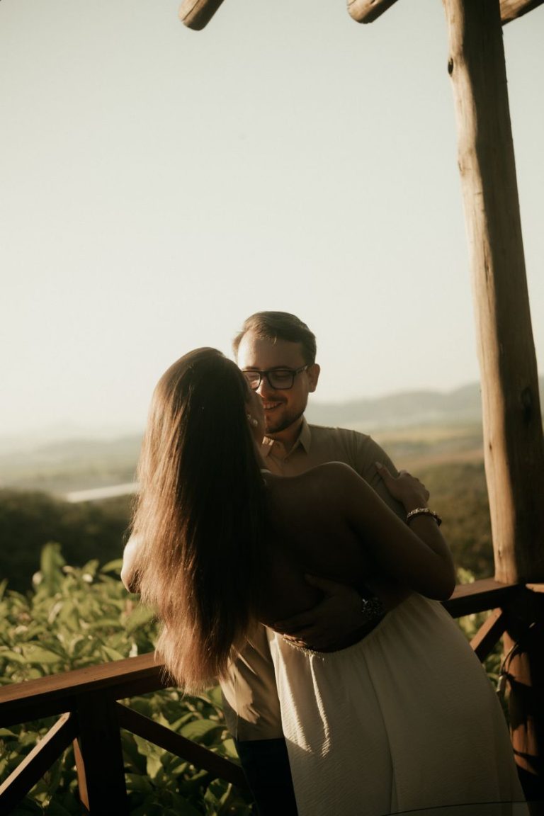 Couple enlacé