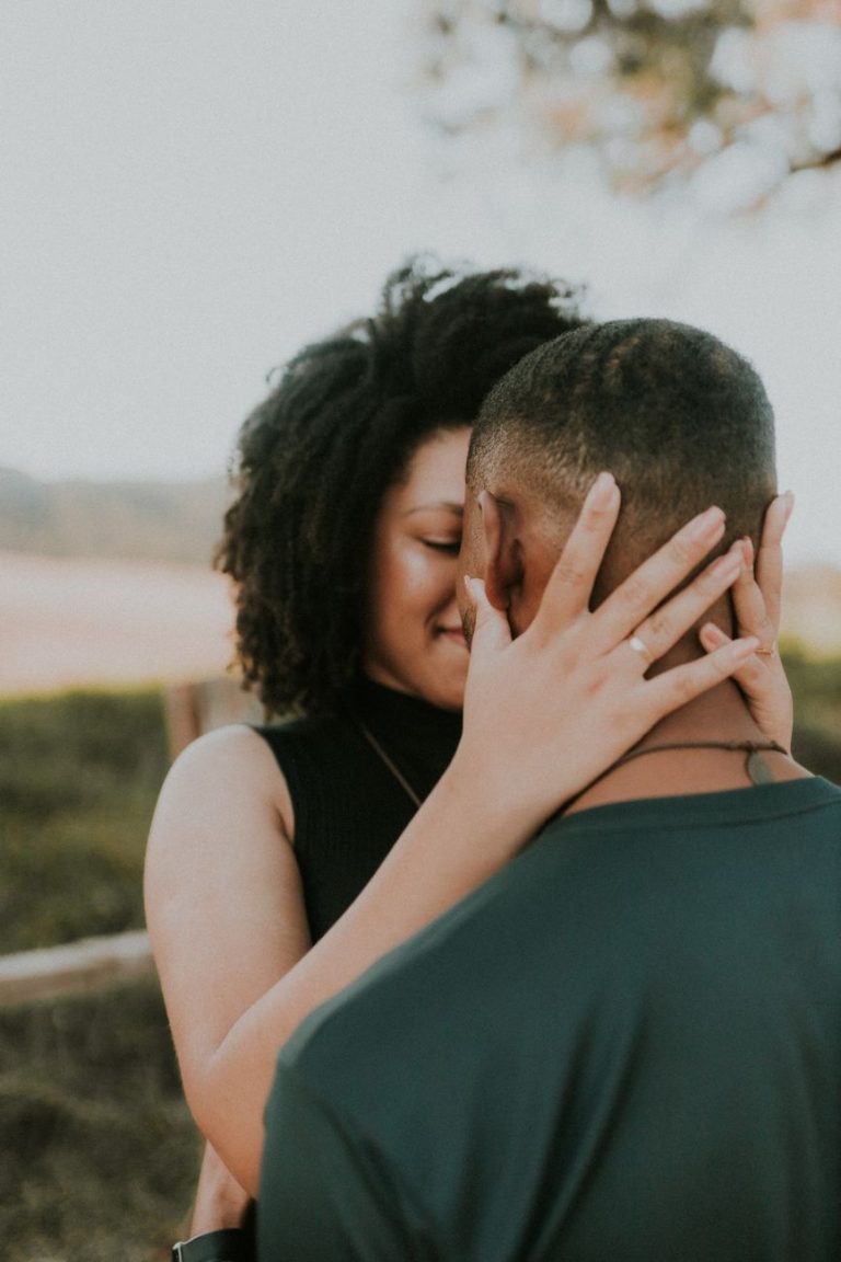 Couple enlacé