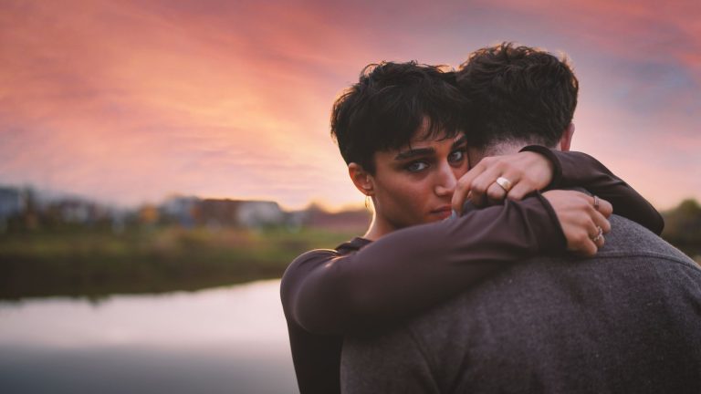 Couple enlacé