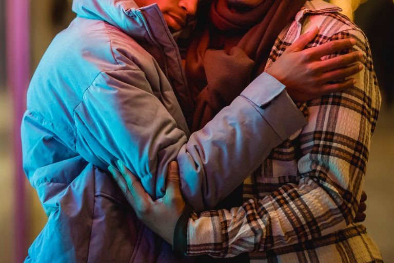 Couple enlacé