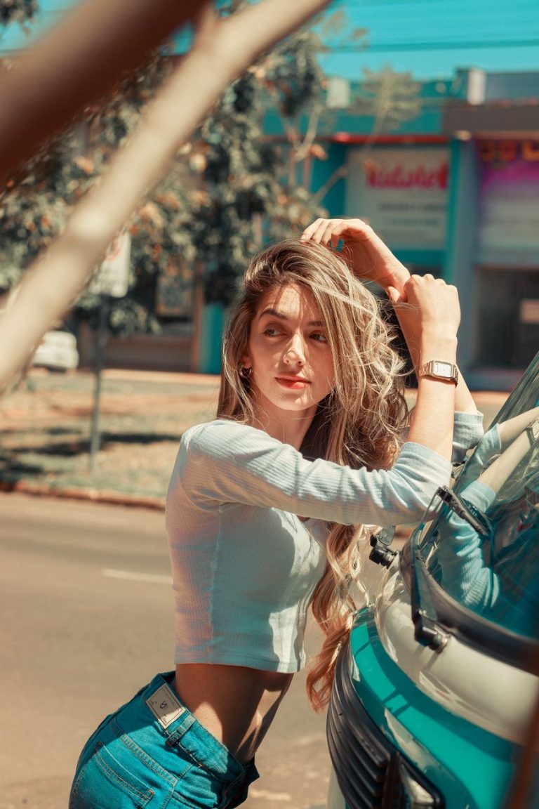 Jeune femme séduisante